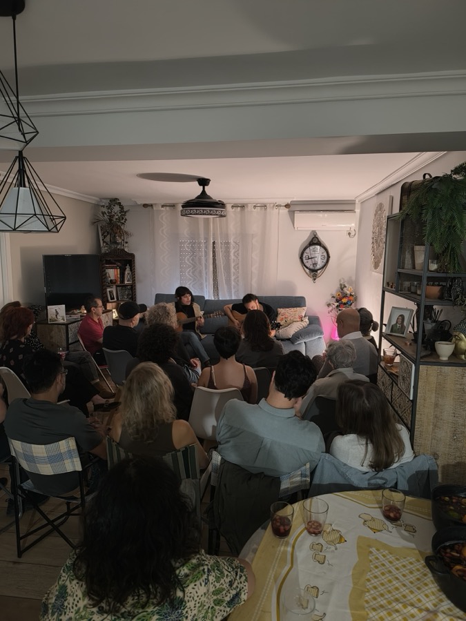 Concierto íntimo en el salón